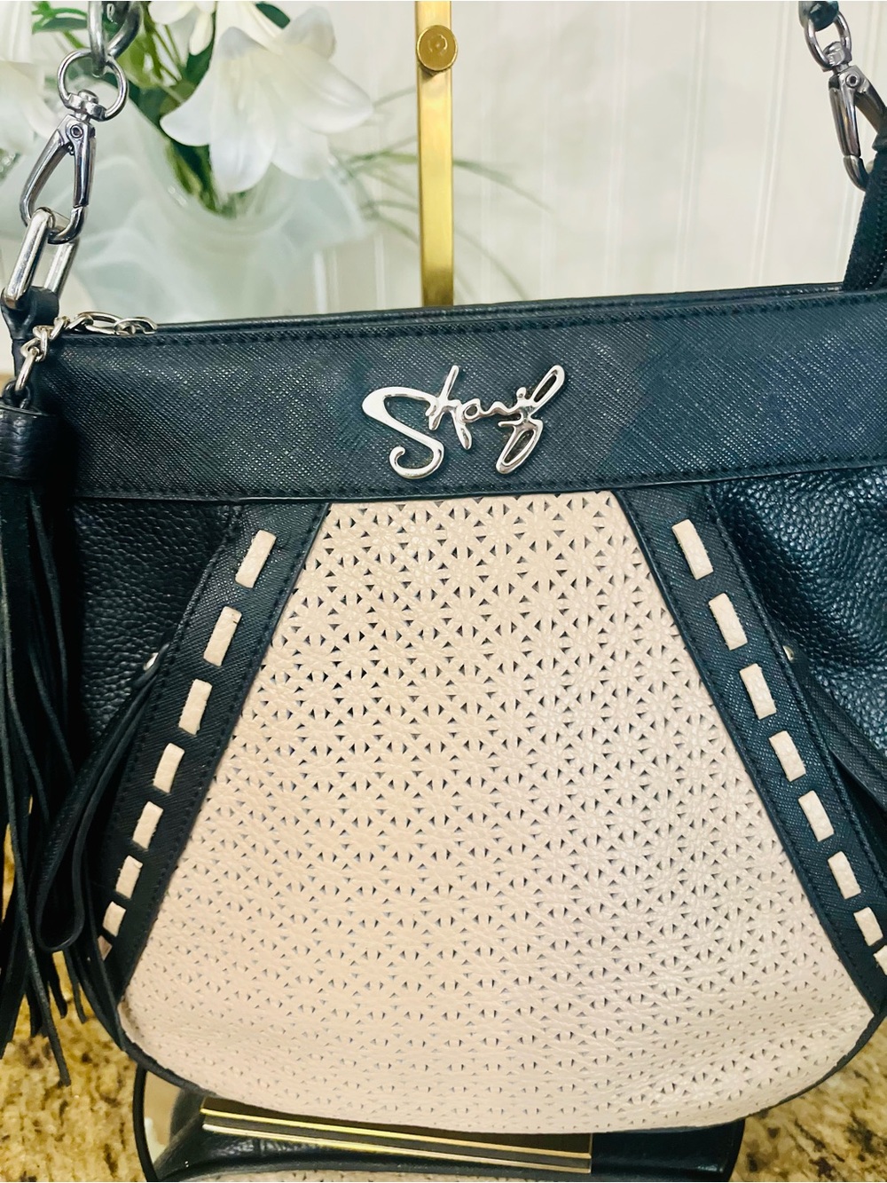 EUC Sharif Two-Tone Black & Beige Leather shoulder bag - Picture 3 of 16